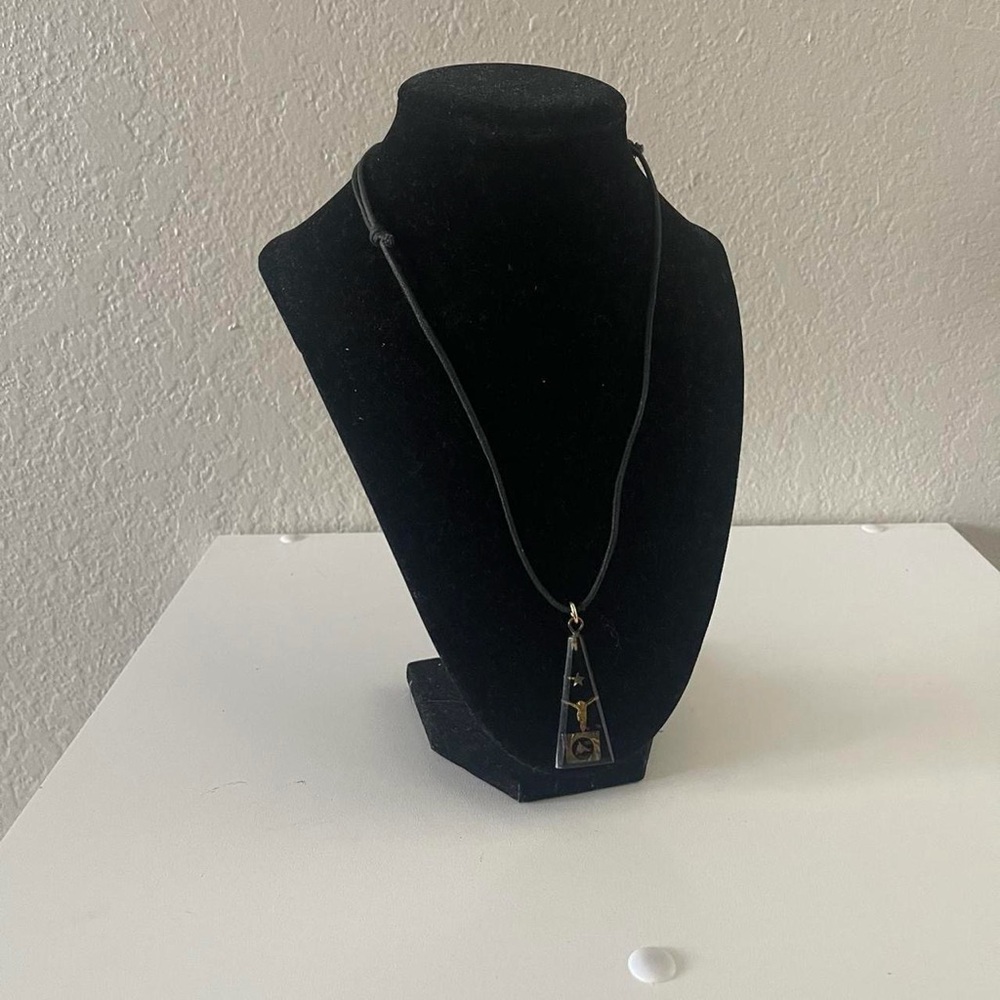 Adjustable necklace 

SKU 599